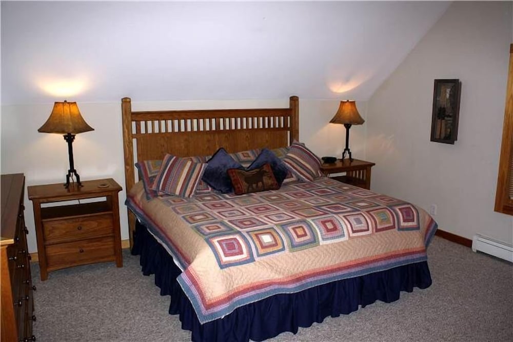 Powder Moose Villa 5 Br home by RedAwning
