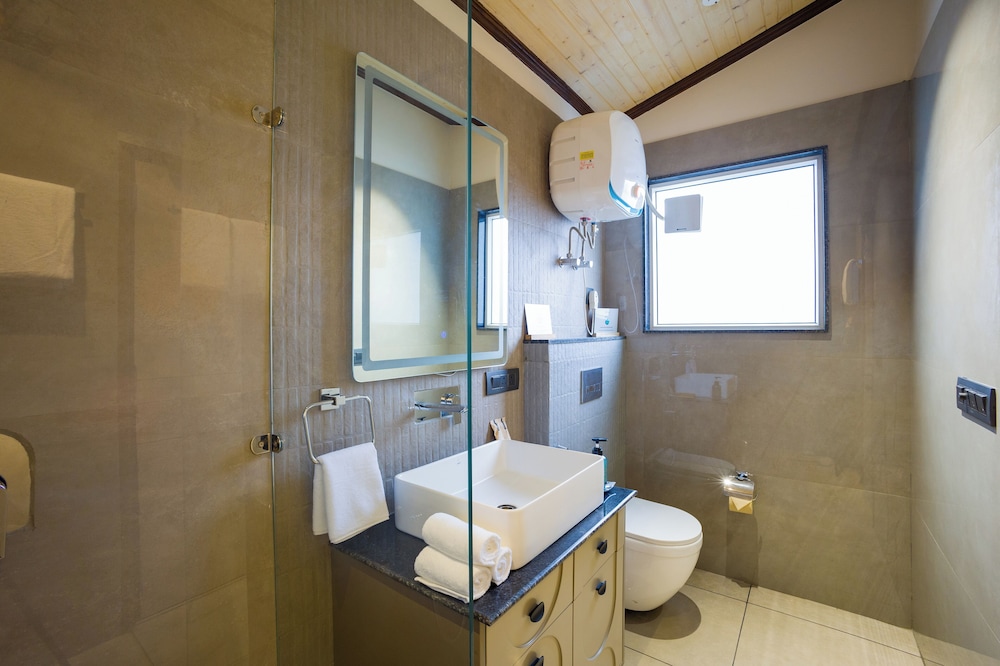 Elivaas Esh Cottage Willow | Hillside 1-room With Lush Garden, Common Pool Location