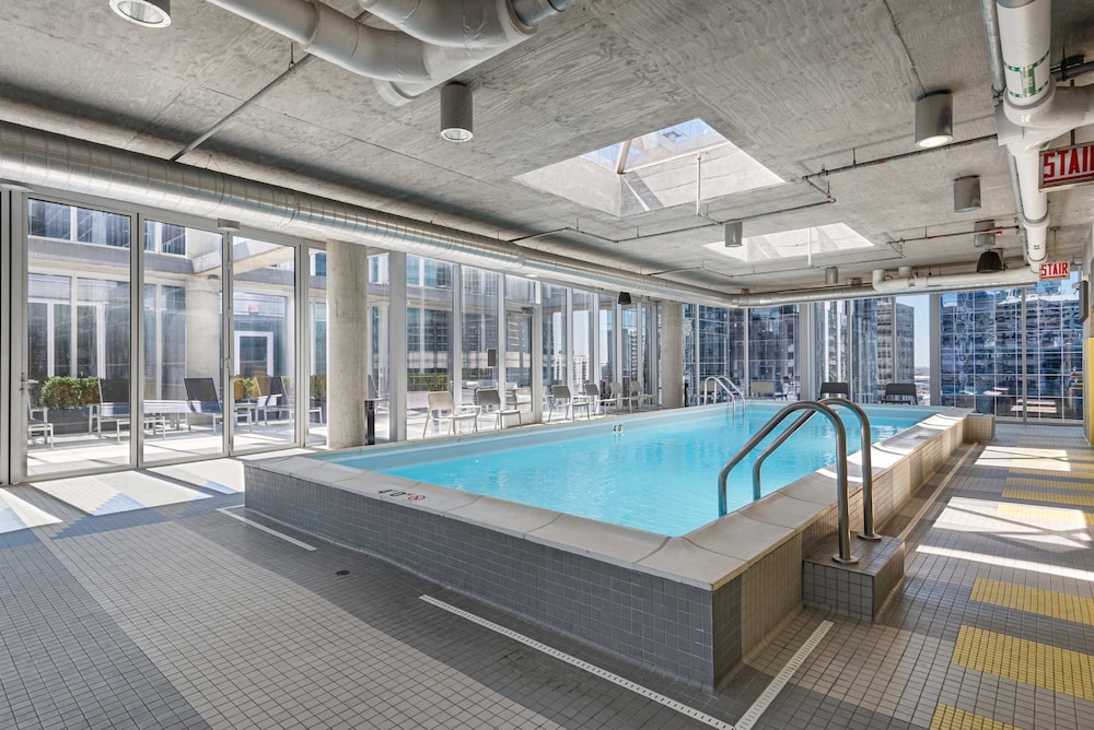 Exclusive 3BR City Views Top Amenities Central
