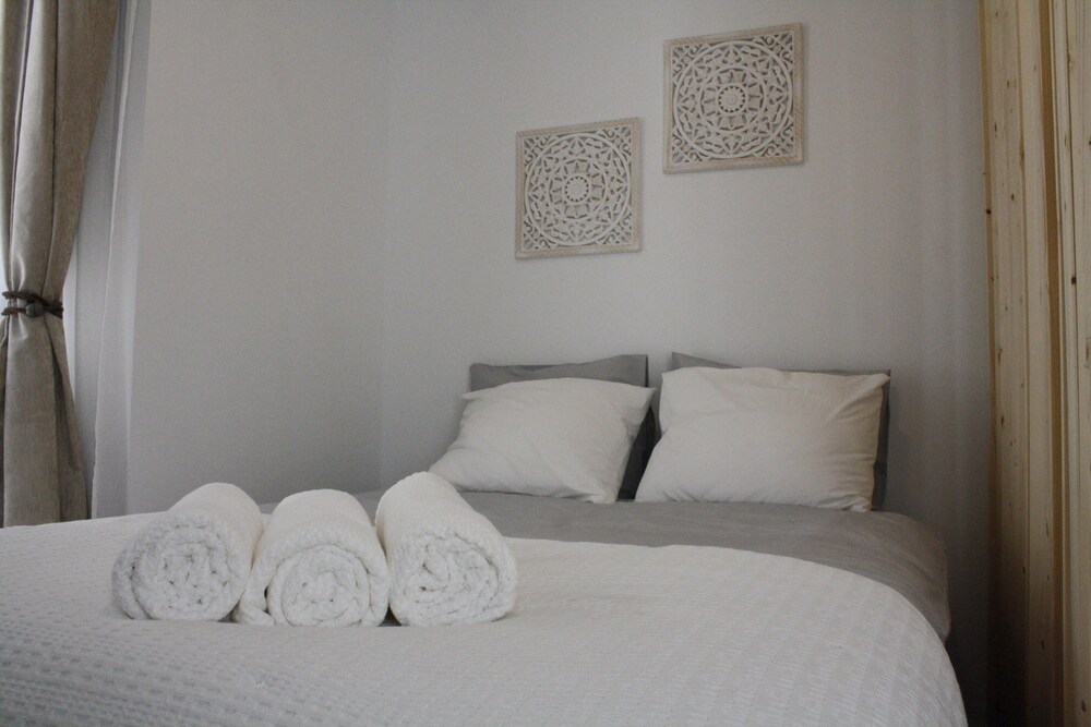 APARTAHOTEL MADRID URBAN SUITES - EDIFICIO EXCLUSIVO - 7 Apartments Boutique Full Equiped