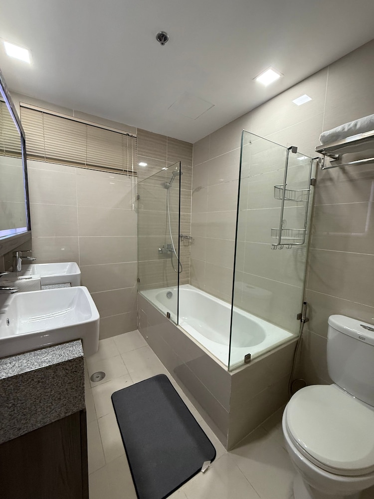 Executive Suites 4 Bedroom Condo Uptown Parksuites Bgc