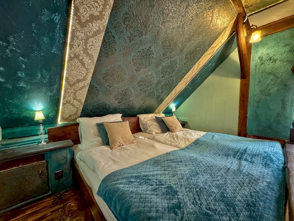 The Oak Lodge