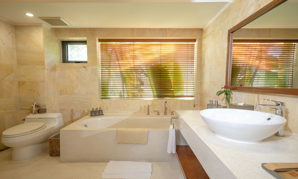 Cam Ranh Riviera Beach Resort & Spa