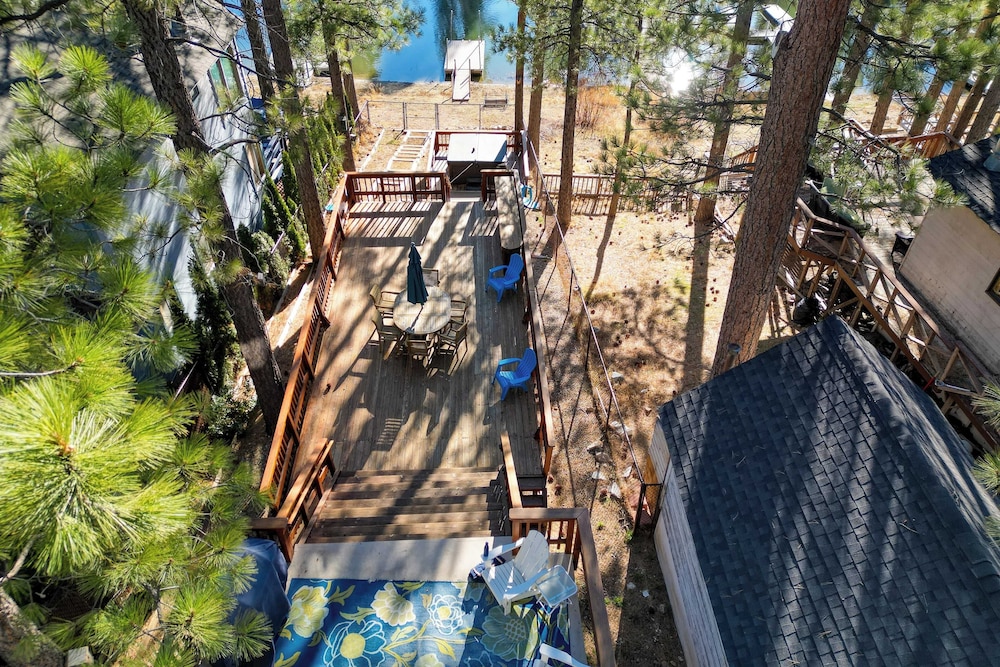 Waterfront Big Bear Cabin w/ Hot Tub, Private Dock & Firepit Lakeside on Lagunita