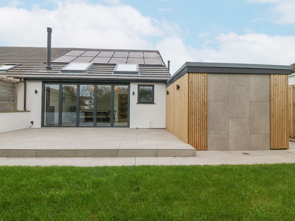 11 Capel Farm
