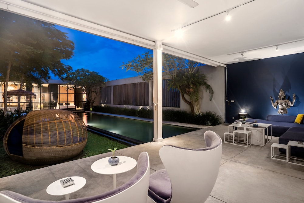 Loft Volcano by Alfred in Bali - Stylish 2 BR Loft w Pool Garden Ricefields View