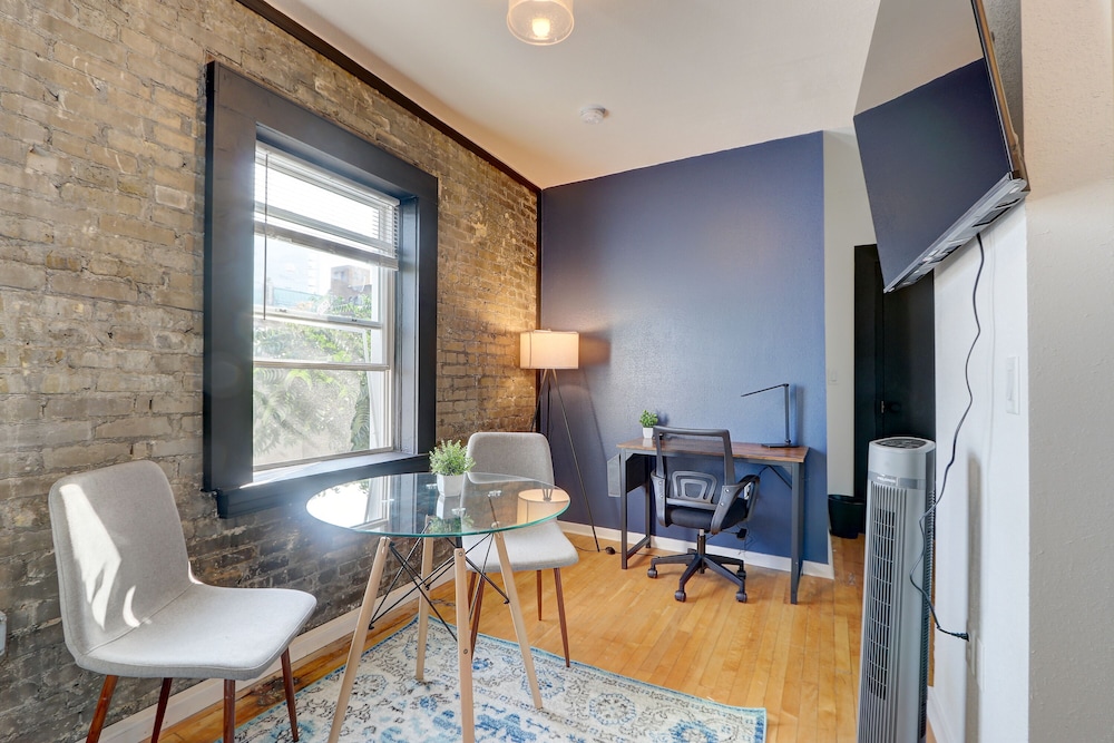 ROVE LIVING/KB - Prospect