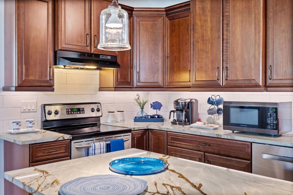 Beach Cottage 3 Bed 2 Bath Heated Pool Free Golf Cart Bring Your Boat RV Private 1AC lot