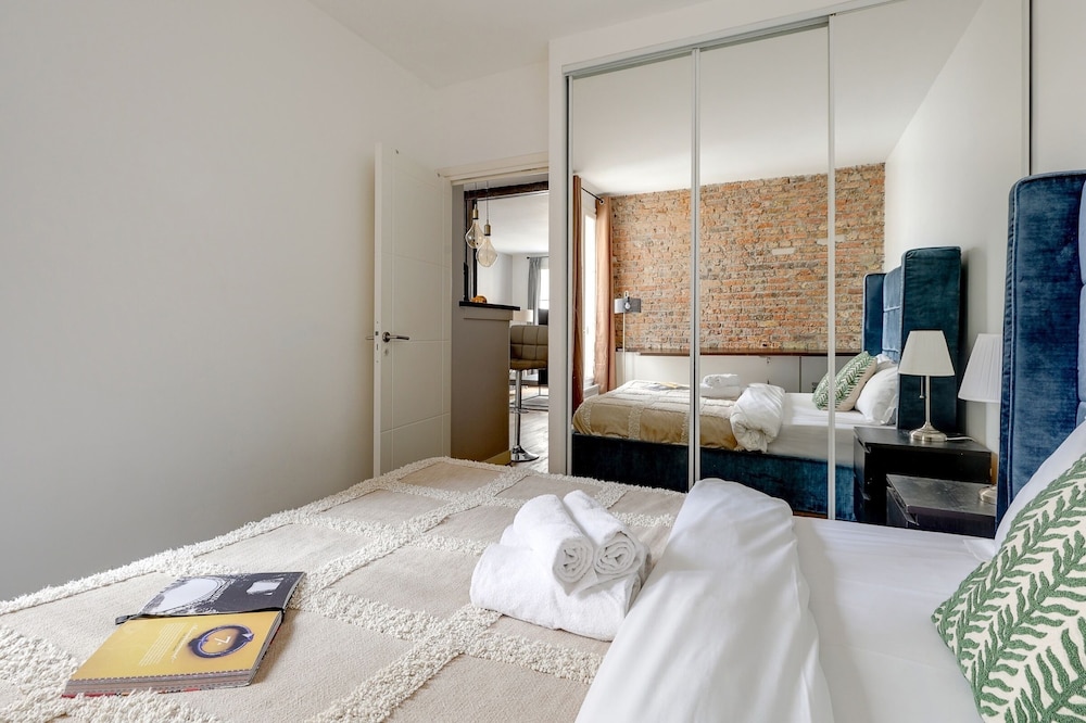 Modern Paris 2BR near Montparnasse