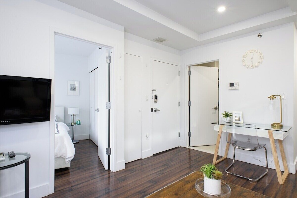 809 Midtown Apartments