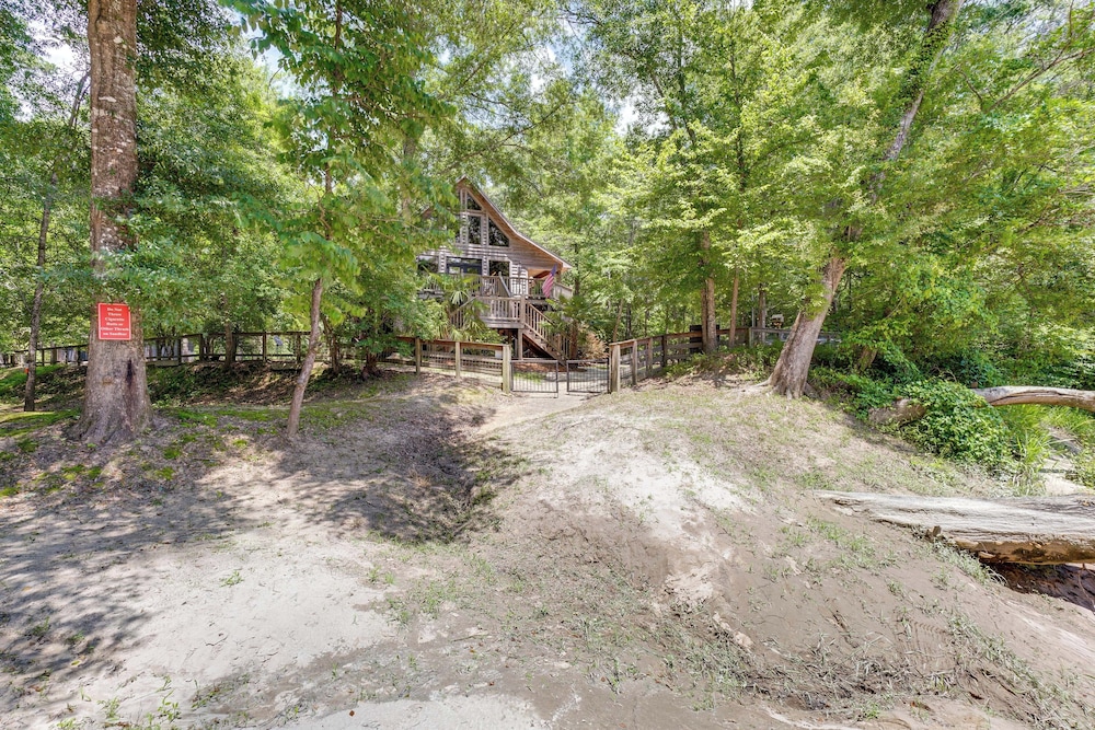 Riverfront Cabin w/ Outdoor Oasis in Seminary! - Property Image 21