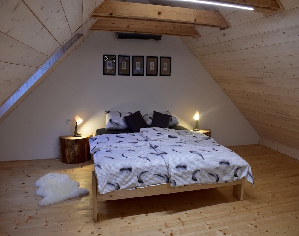 Apartment Near Pernstejn Castle in Smrcek