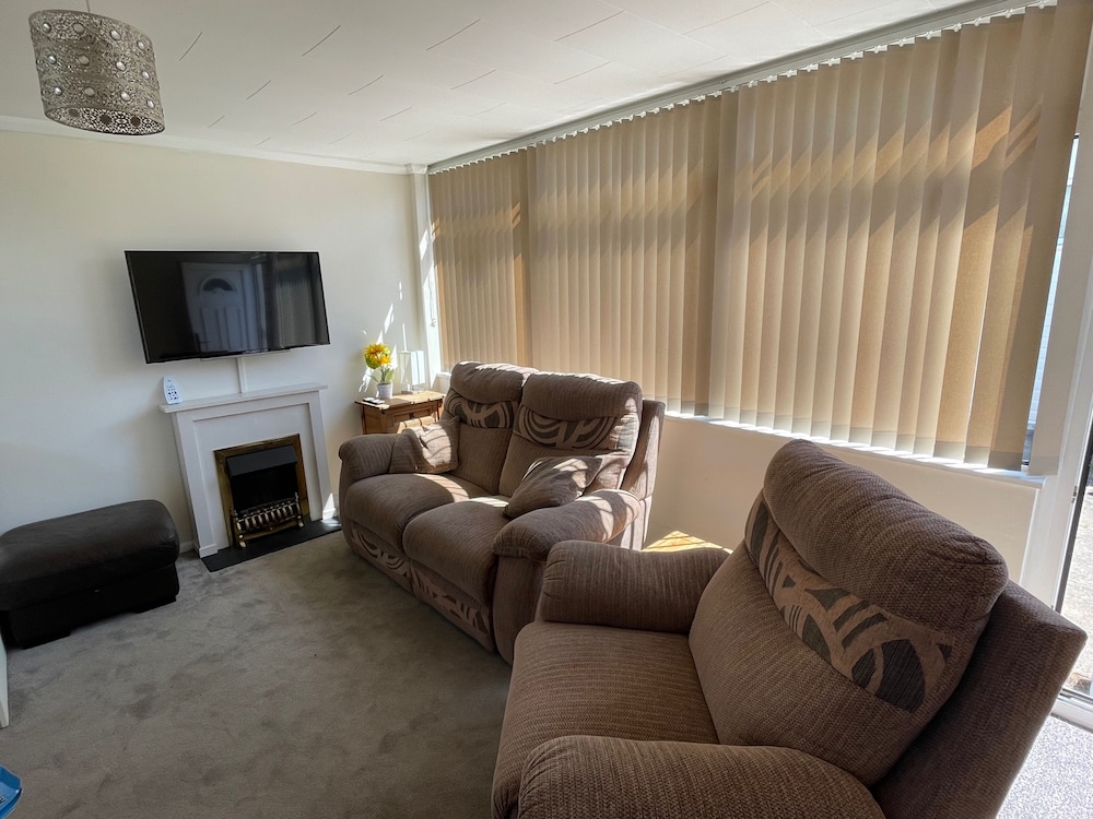 4 Guests - Pet Friendly - Chalet Beach Home Chapel