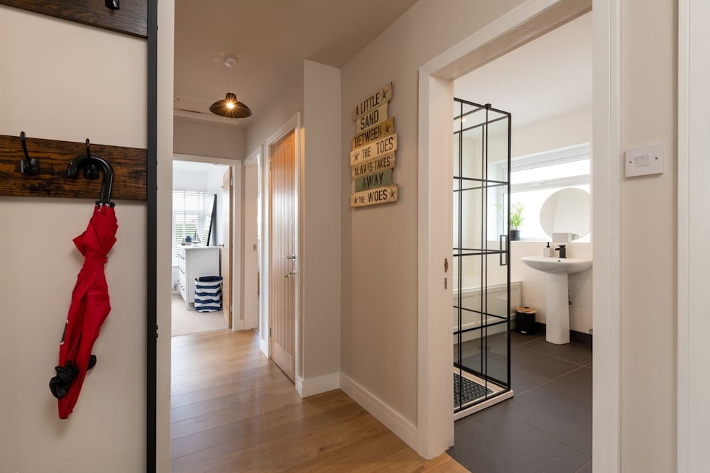 3-bed House in Llanfaelog, Near Rhosneigr view 4