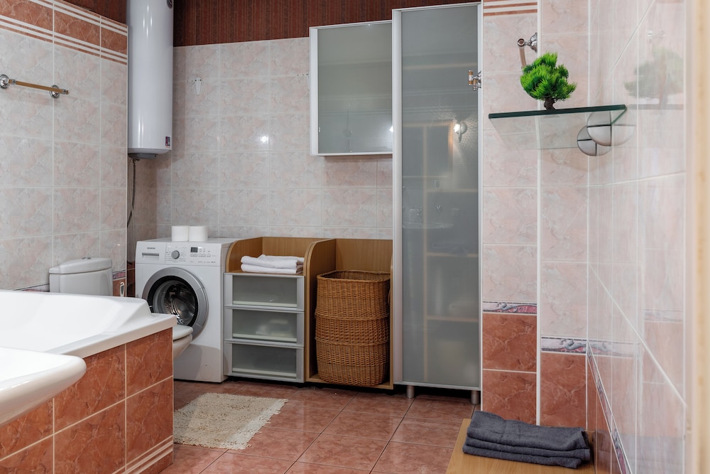 Spacious apartments near Pobedy Square