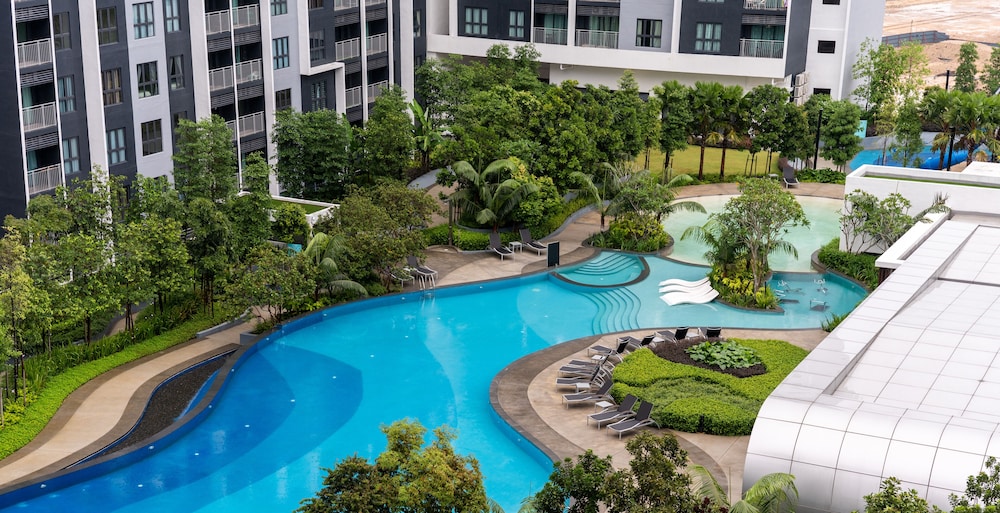 Maya Bay Residences