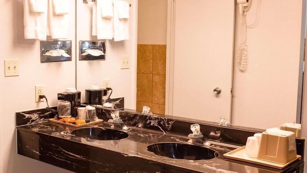 Orlando Vacations - Wayfarer Inn Woodward - Property Image 1