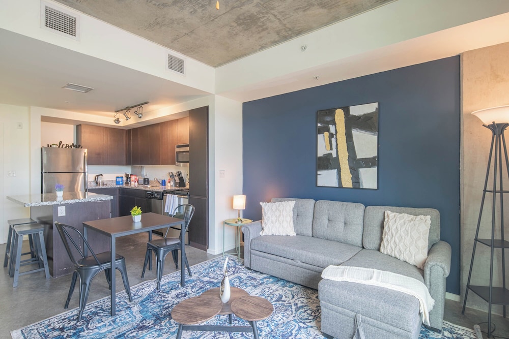 ROVE LIVING/KL - Roosevelt Point