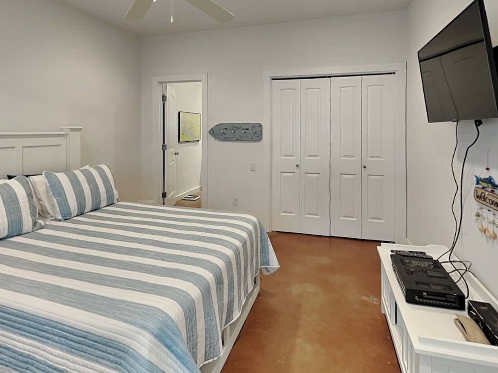 Seacasa 18 by Silver Sands Vacation Rentals
