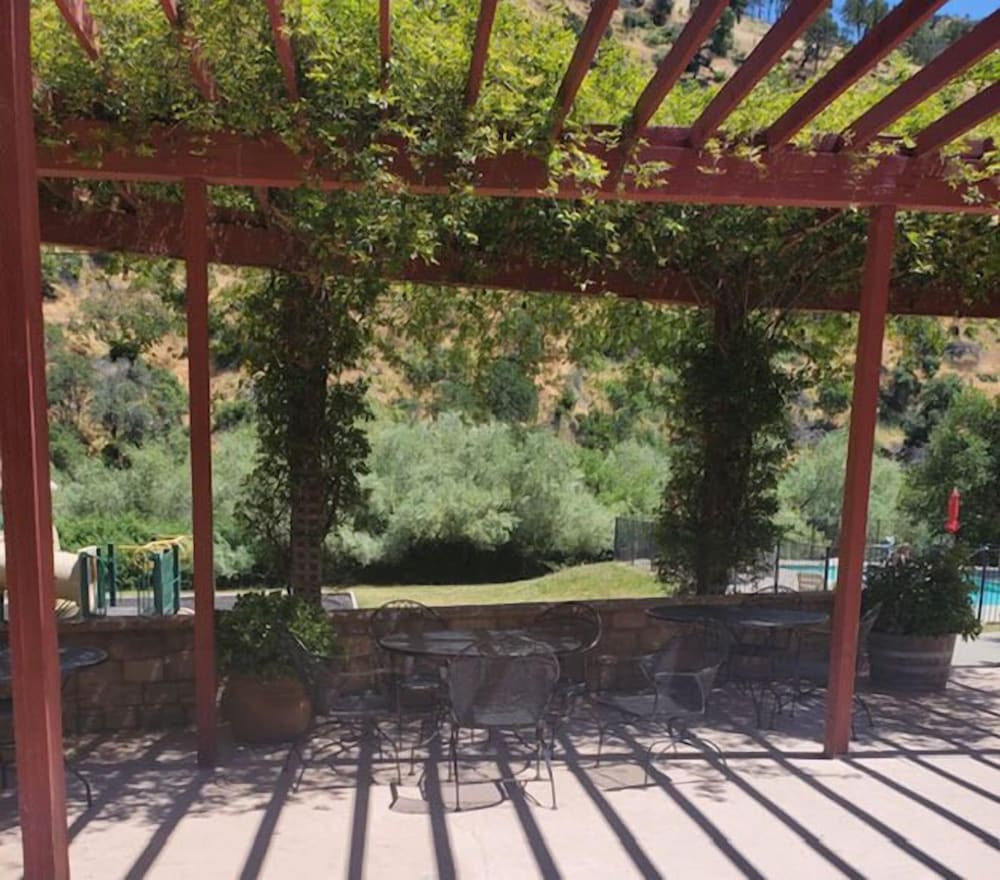 Canyon Creek Resort