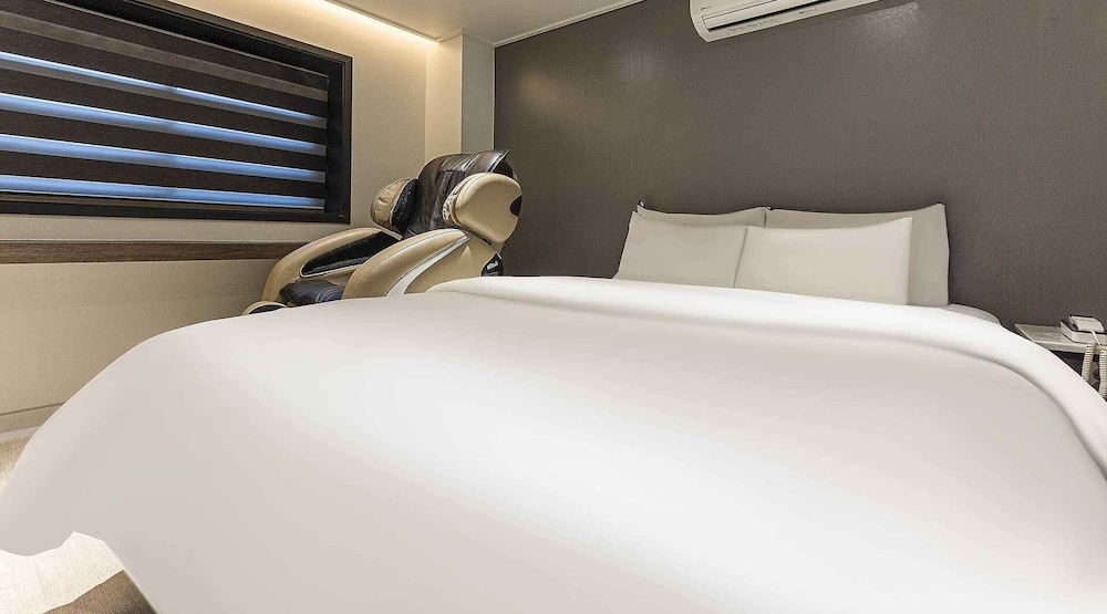Hotel A