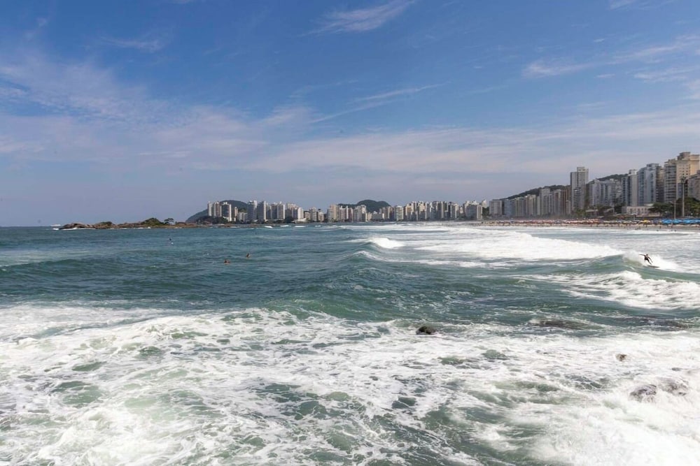 Apto c Piscina e Brinquedoteca a 400m da Praia
