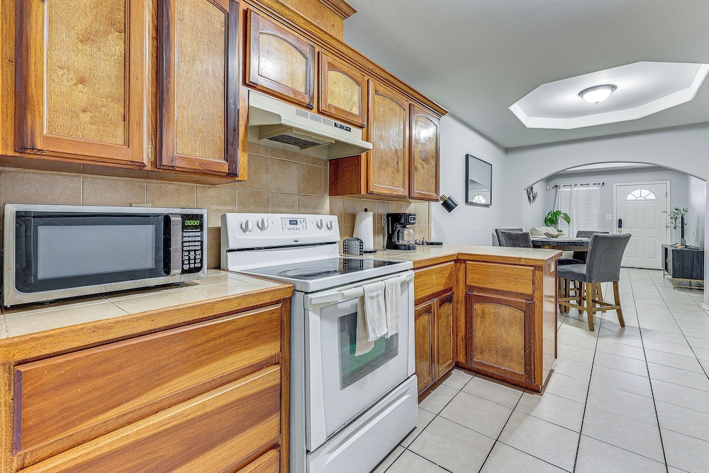 Near Utrgv & State Park: Cozy Mission Unit