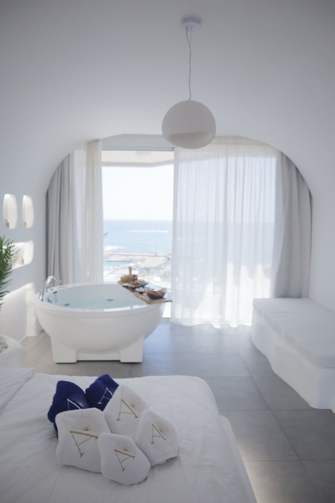 Aqualand Hotel & Resort