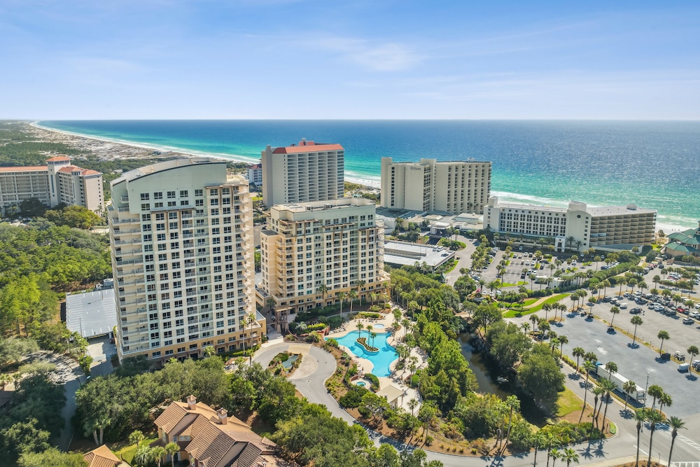 Luau Resort by Panhandle Getaways