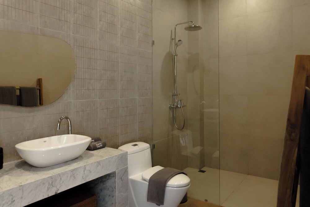 AMO Residences