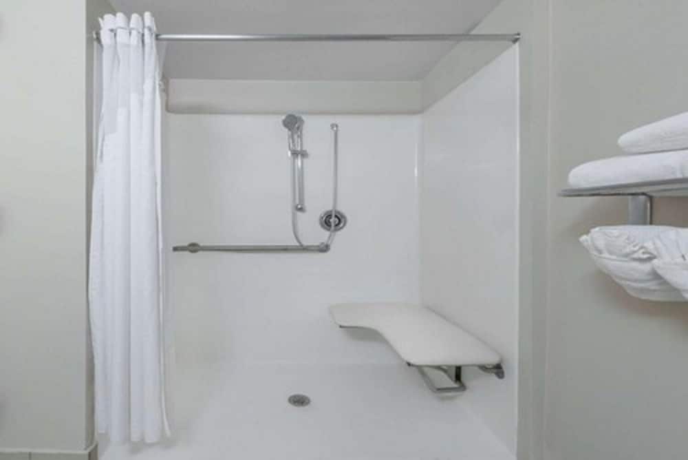 Laredo Vacations - Hotel Ava - Property Image 1