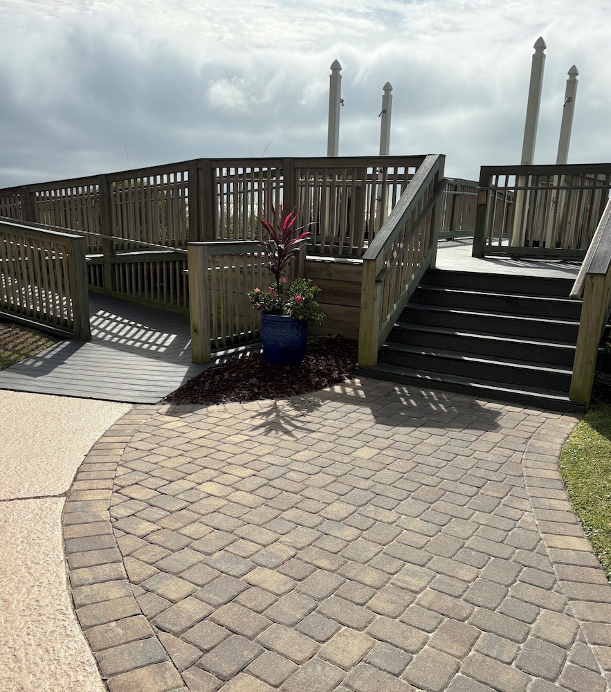 Picture Perfect- Oceanfront Condo