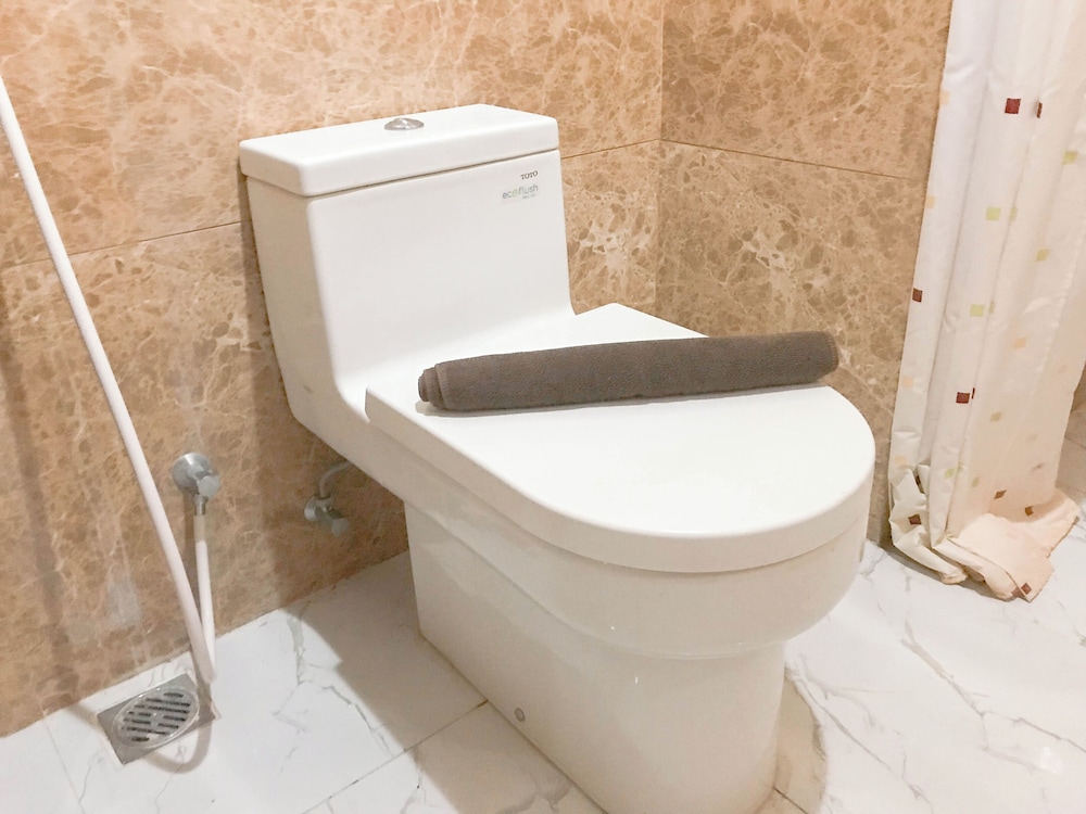 Good Place And Comfortable 2Br At Grand Sungkono Lagoon Apartment