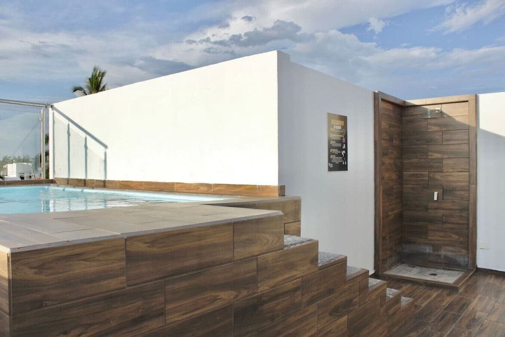 Rincon Colonial Apartments