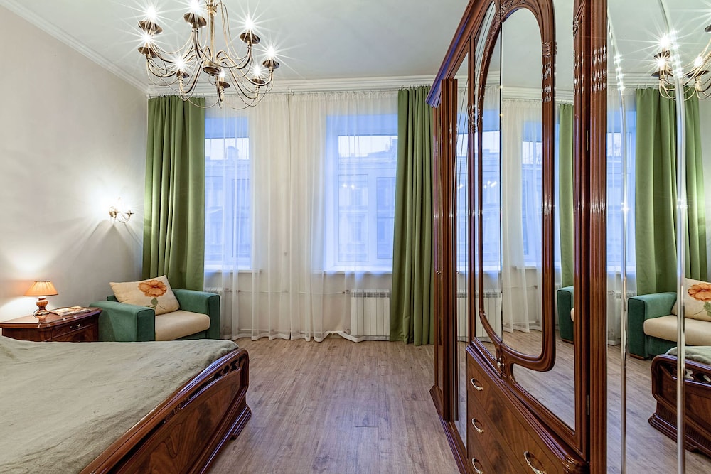 Friends apartment on Marata