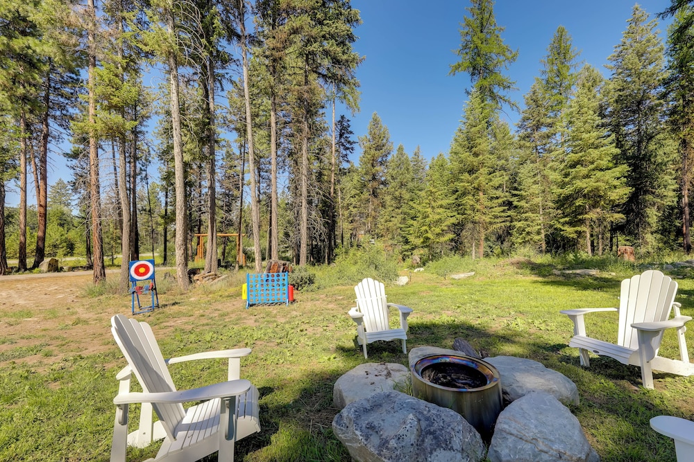 Mcgregor Lake Access: Cabin in Wooded Wilderness