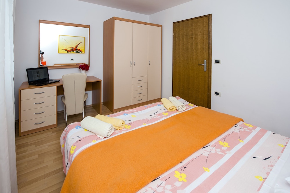 Apartments Davorka