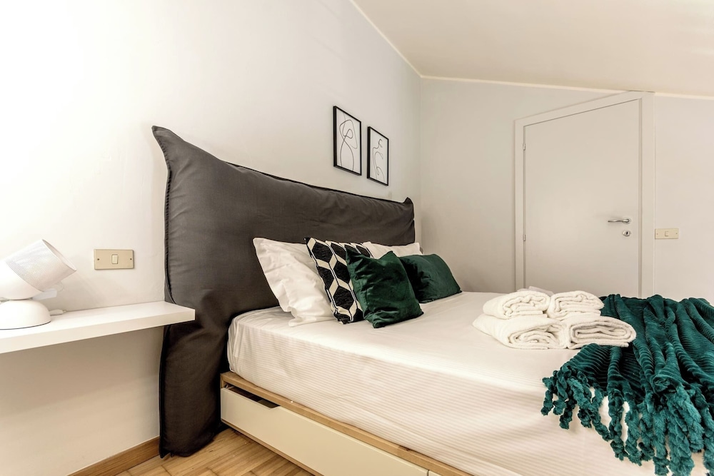 Modern Split Level Apartment