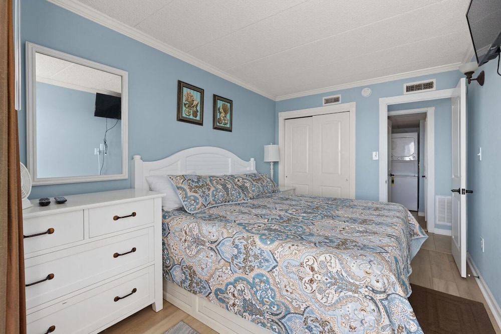 Bimini 105 2 Bedroom Condo by RedAwning