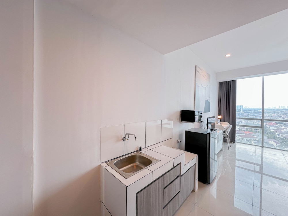 Minimalist Studio (No Kitchen) At The City Square Surabaya Apartment