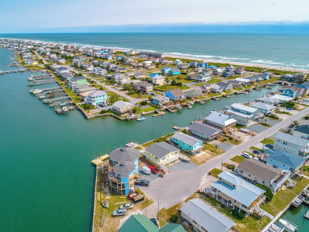 Bear's Den by Topsail Realty