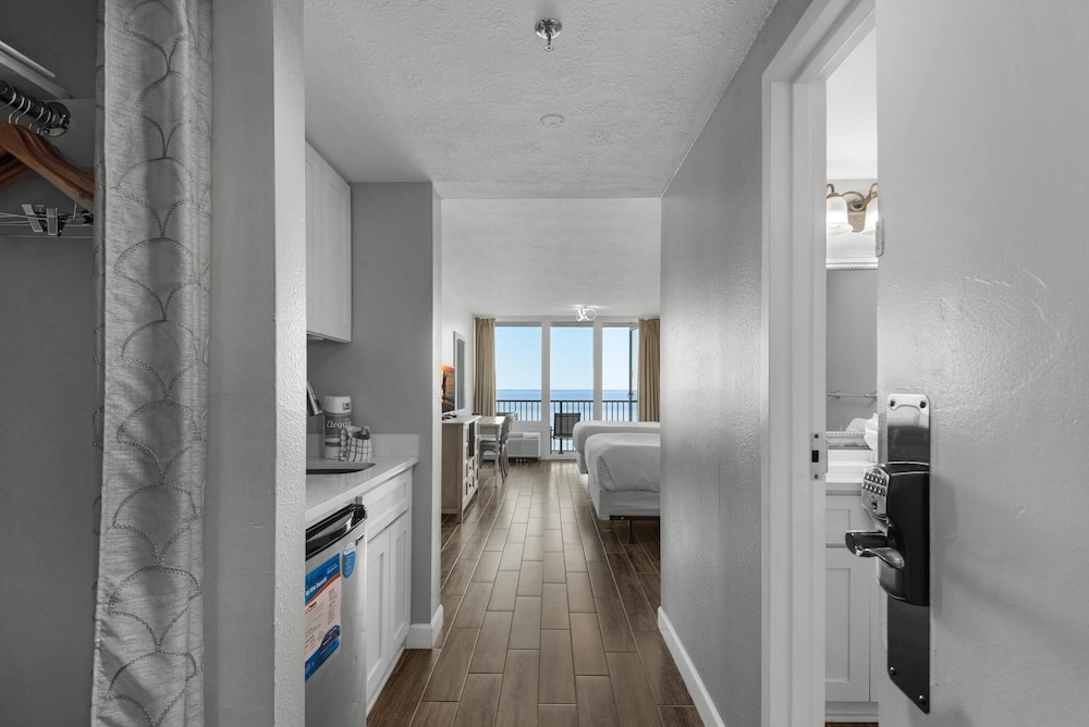 Bayside Inn 6786