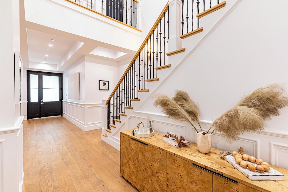 Otis Ave - Modern Farmhouse Retreat w/ Pool, Spa & Luxe Interiors