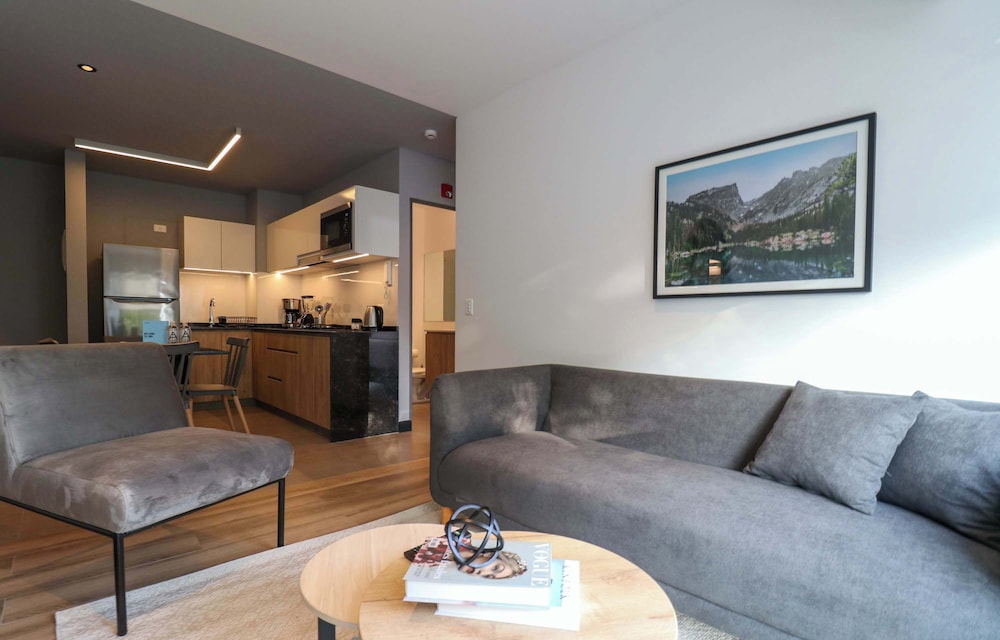 w Stylish 1BR w Balcony in San Isidro