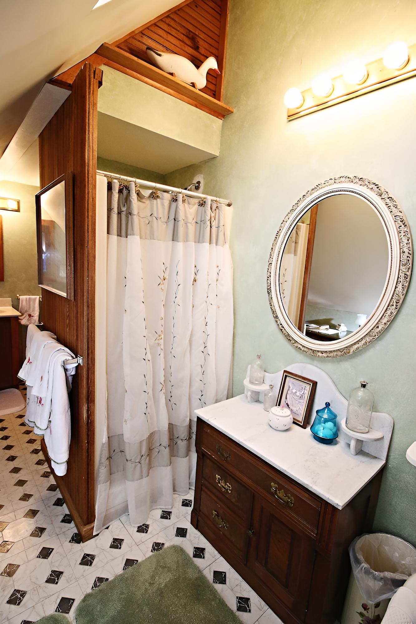 The Ebenezer House Bed & Breakfast