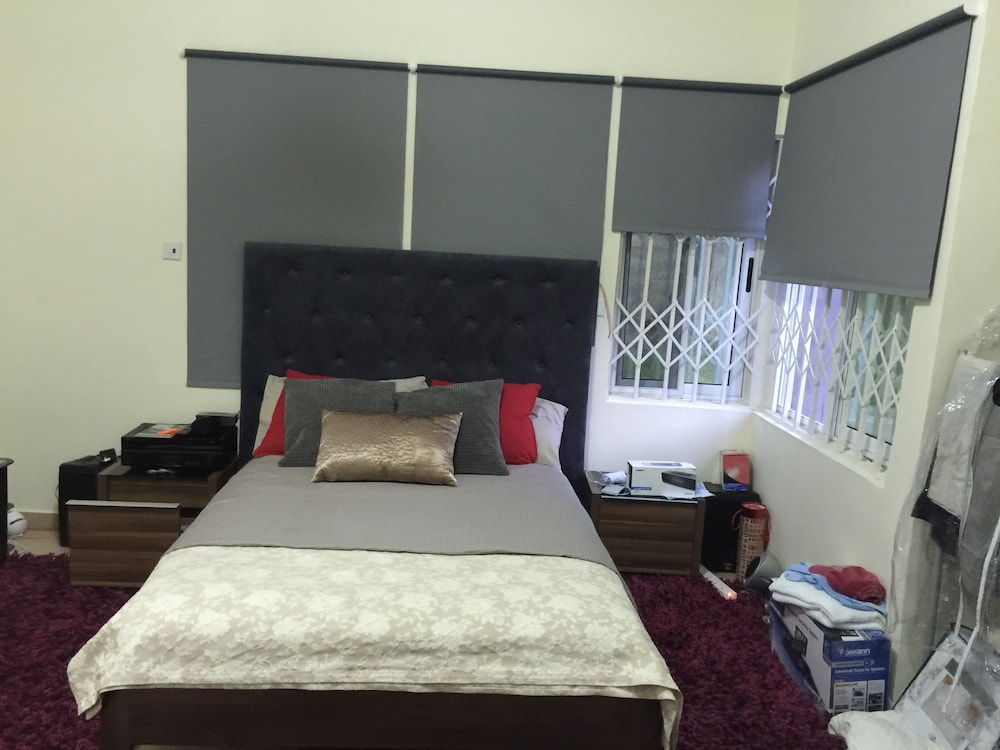 Cosy Rooms Away in a Stunning House view 3