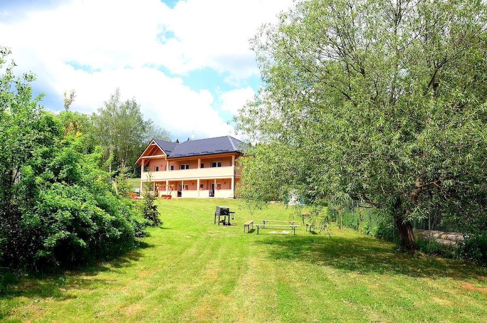 Apartmány Nad Rybníky