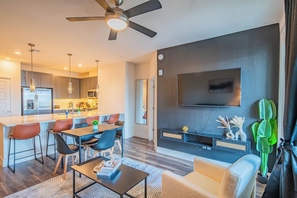 ROVE LIVING/KB - Scottsdale Grand
