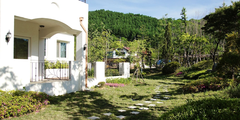Mediterra County