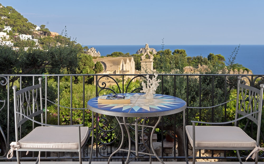 Hotel Sina Flora Capri - Image 1